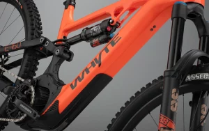 Whyte E-160 RSX nærbilder ramme